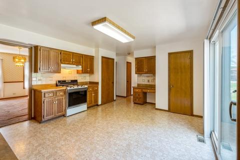 35 E Donovan Ct, Crete, IL 60417 photo 4