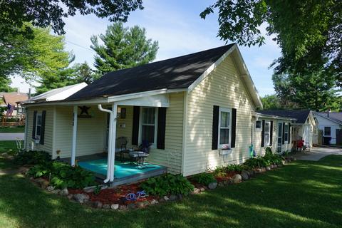 658 E Meyer St, Monticello, IL 61856 photo 1