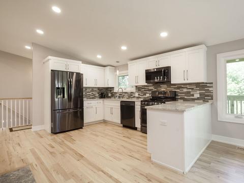 1015 W Windsor Dr, Mchenry, IL 60051 photo 5