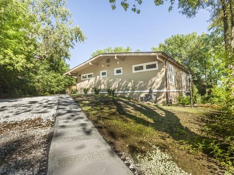 1015 W Windsor Dr, Mchenry, IL 60051 photo 1