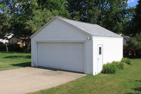 803 E 15th St, Sterling, IL 61081 photo 2
