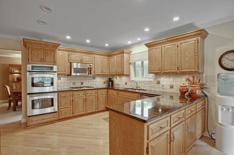3521 Keenan Ln, Glenview, IL 60026 photo 9