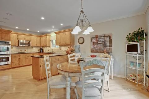 3521 Keenan Ln, Glenview, IL 60026 photo 10