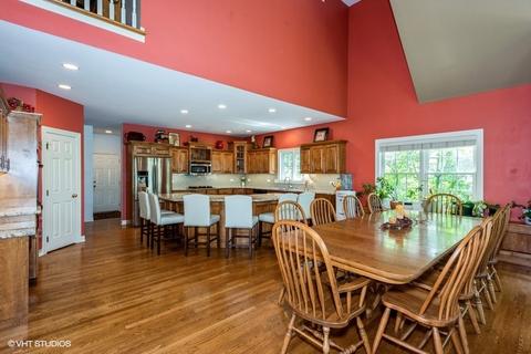 2302 Kane Ln, Batavia, IL 60510 photo 9