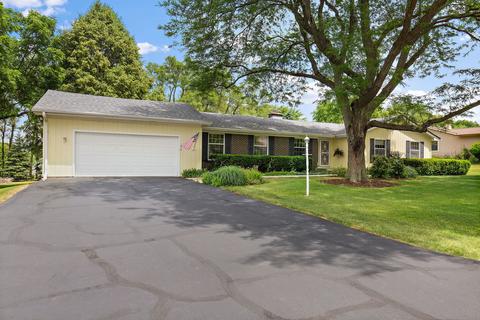 876 Walnut Dr, Sleepy Hollow, IL 60118 photo 2