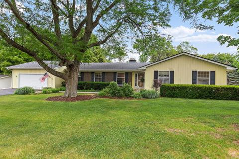 876 Walnut Dr, Sleepy Hollow, IL 60118 photo 1