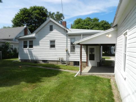 44 E 1st St, El Paso, IL 61738 photo 5
