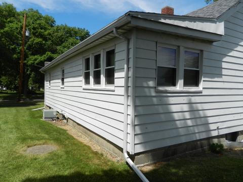 44 E 1st St, El Paso, IL 61738 photo 6