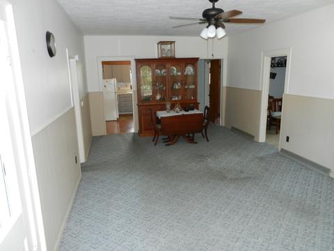 44 E 1st St, El Paso, IL 61738 photo 13