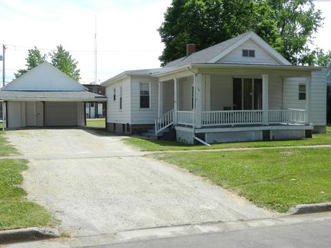 44 E 1st St, El Paso, IL 61738 photo 2