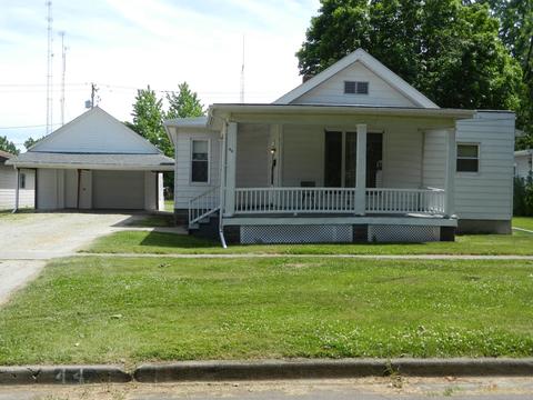44 E 1st St, El Paso, IL 61738 photo 1
