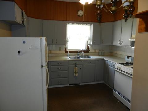 44 E 1st St, El Paso, IL 61738 photo 9