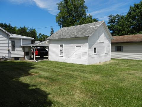 44 E 1st St, El Paso, IL 61738 photo 7