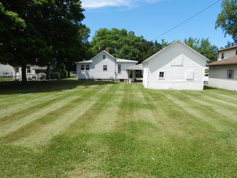 44 E 1st St, El Paso, IL 61738 photo 8