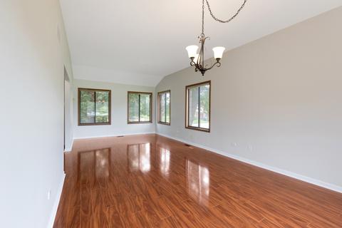 45 Creekside Cir, Elgin, IL 60123 photo 10