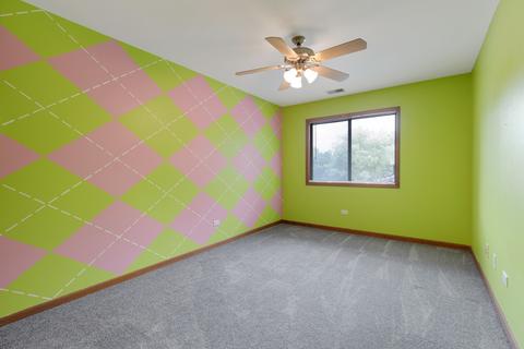 45 Creekside Cir, Elgin, IL 60123 photo 21