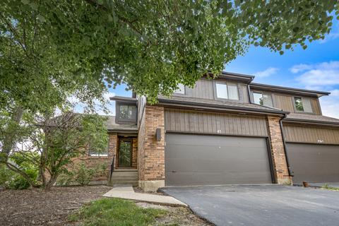 45 Creekside Cir, Elgin, IL 60123 photo 3