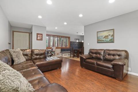 600 Lance Dr, Des Plaines, IL 60016 photo 4