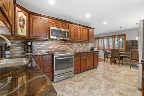 600 Lance Dr, Des Plaines, IL 60016 photo 10