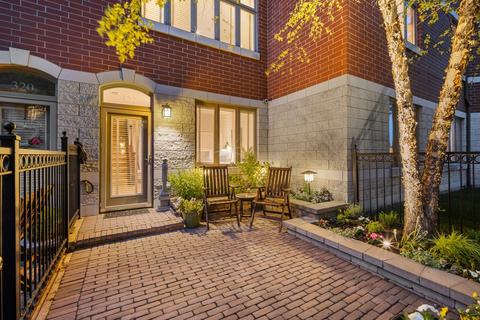 322 E 17th St, Chicago, IL 60616 photo 1