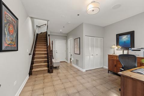 322 E 17th St, Chicago, IL 60616 photo 4