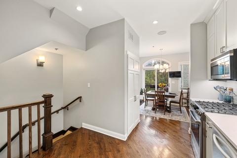 322 E 17th St, Chicago, IL 60616 photo 12
