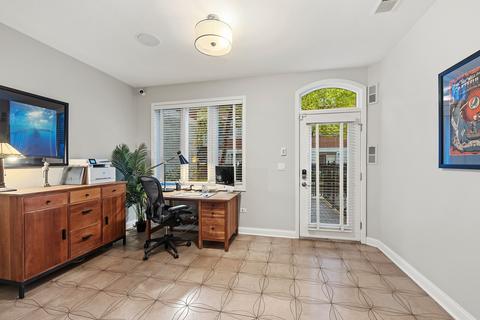 322 E 17th St, Chicago, IL 60616 photo 3