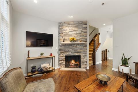 322 E 17th St, Chicago, IL 60616 photo 6