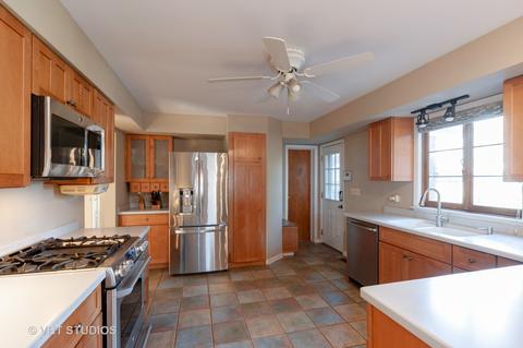 2010 Beechnut Rd, Northbrook, IL 60062 photo 8