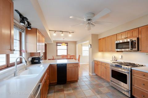 2010 Beechnut Rd, Northbrook, IL 60062 photo 9