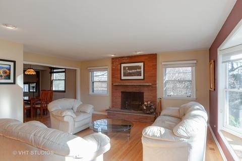 2010 Beechnut Rd, Northbrook, IL 60062 photo 5