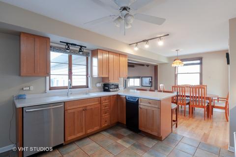2010 Beechnut Rd, Northbrook, IL 60062 photo 10
