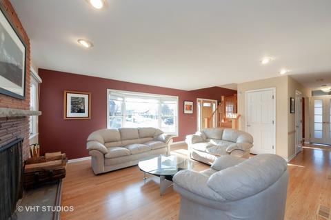 2010 Beechnut Rd, Northbrook, IL 60062 photo 4