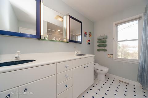 2010 Beechnut Rd, Northbrook, IL 60062 photo 23