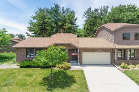149 Manor Cir, Bloomington, IL 61704 photo 1