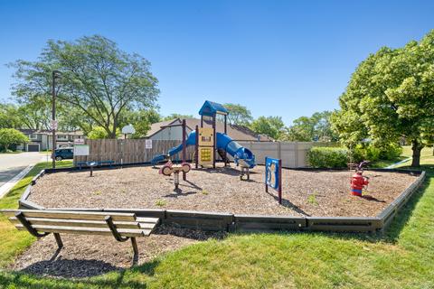 646 Ash Ln, Wheeling, IL 60090 photo 28