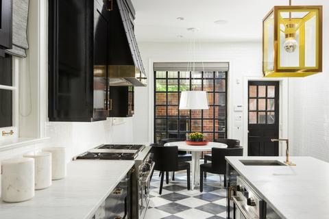 23 E Scott St, Chicago, IL 60610 photo 9