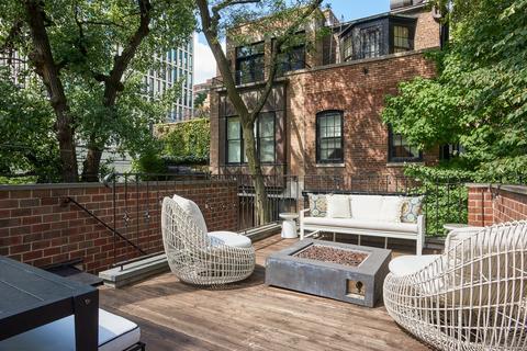 23 E Scott St, Chicago, IL 60610 photo 13