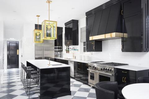 23 E Scott St, Chicago, IL 60610 photo 8