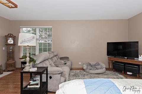 1607 Silvergate Ct, Gurnee, IL 60031 photo 4