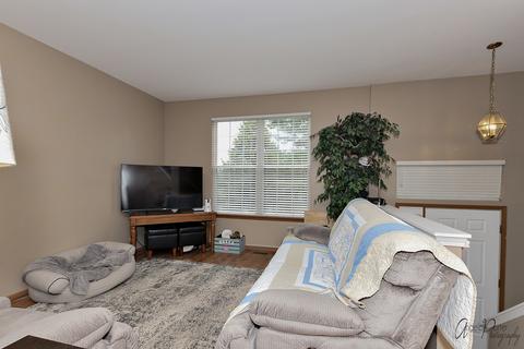 1607 Silvergate Ct, Gurnee, IL 60031 photo 3