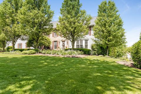 1230 Spring Hill Dr, Algonquin, IL 60102 photo 1