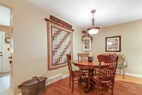 322 S Maple St, Mount Prospect, IL 60056 photo 7