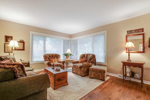 322 S Maple St, Mount Prospect, IL 60056 photo 3