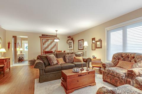 322 S Maple St, Mount Prospect, IL 60056 photo 4
