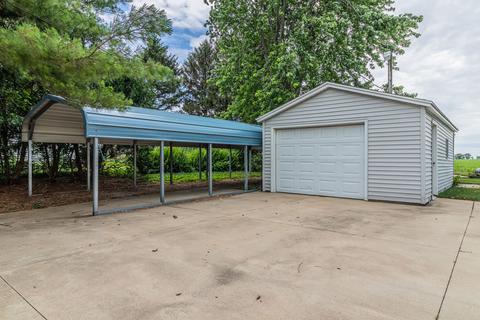 402 W Monroe St, Philo, IL 61864 photo 4