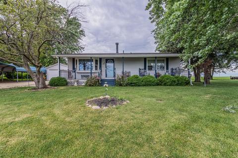 402 W Monroe St, Philo, IL 61864 photo 1