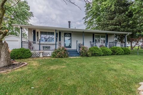 402 W Monroe St, Philo, IL 61864 photo 2