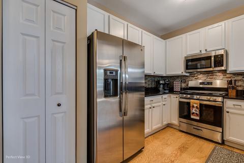 2275 Barrington Dr E, Aurora, IL 60503 photo 8