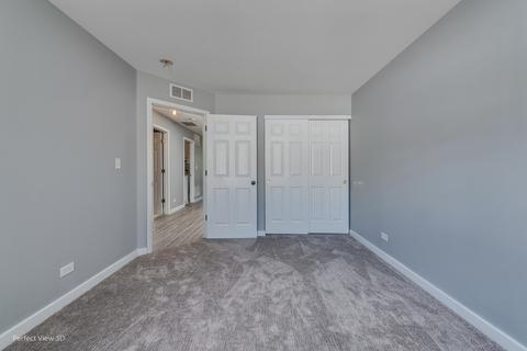 2275 Barrington Dr E, Aurora, IL 60503 photo 17